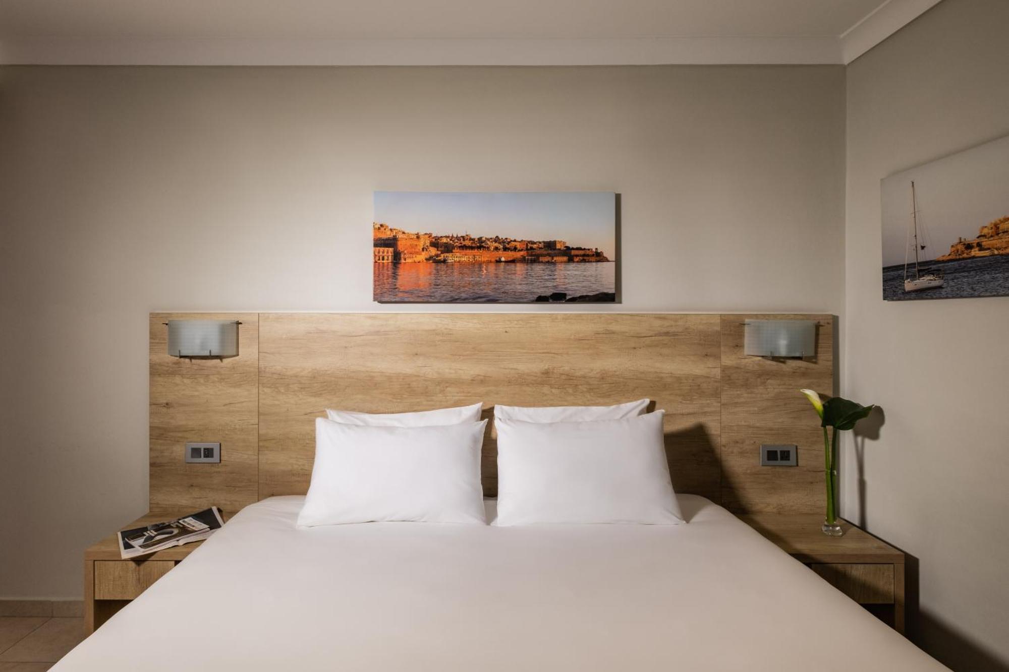 Qawra Palace & 4*