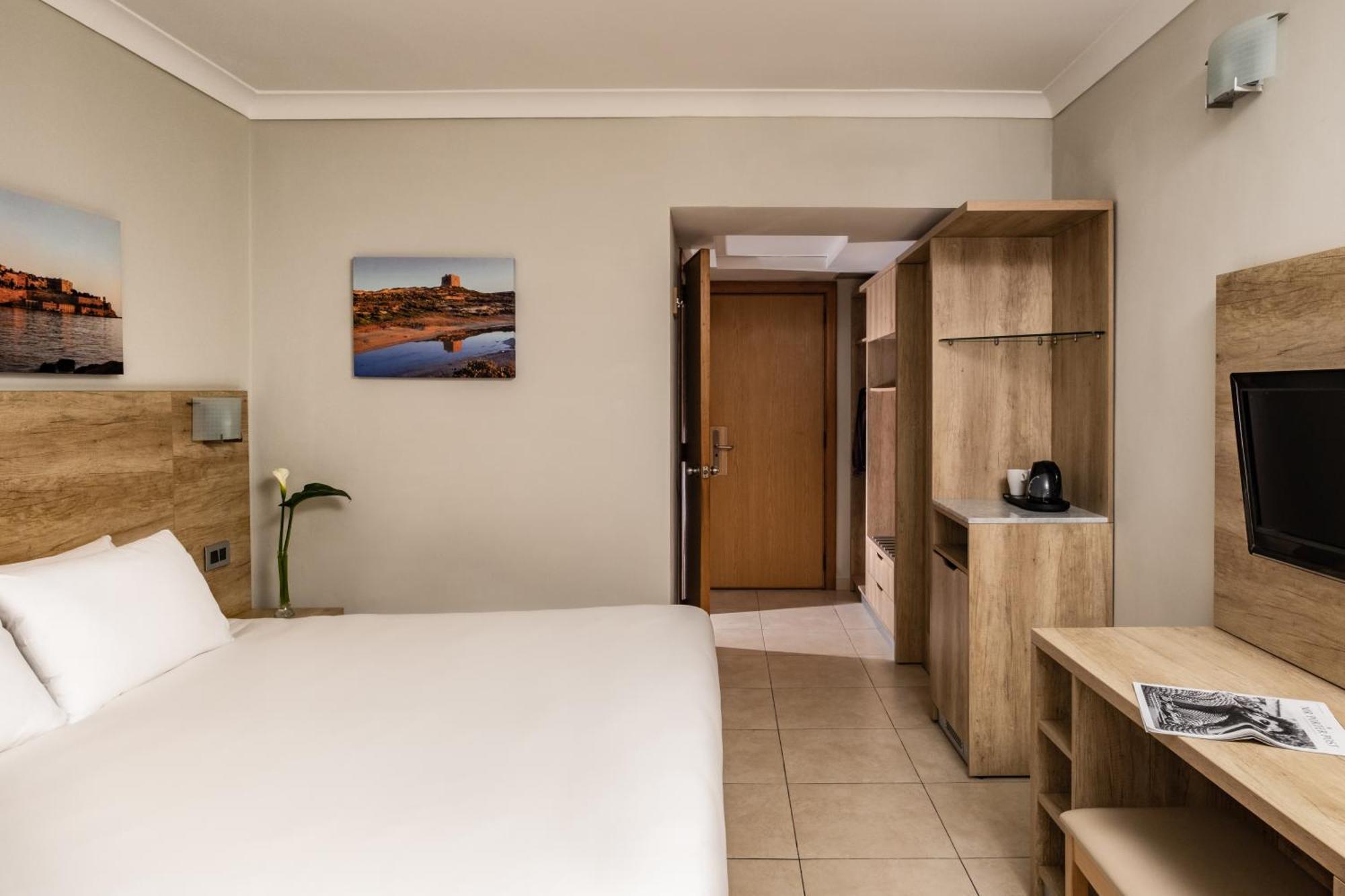 Qawra Palace & 4*