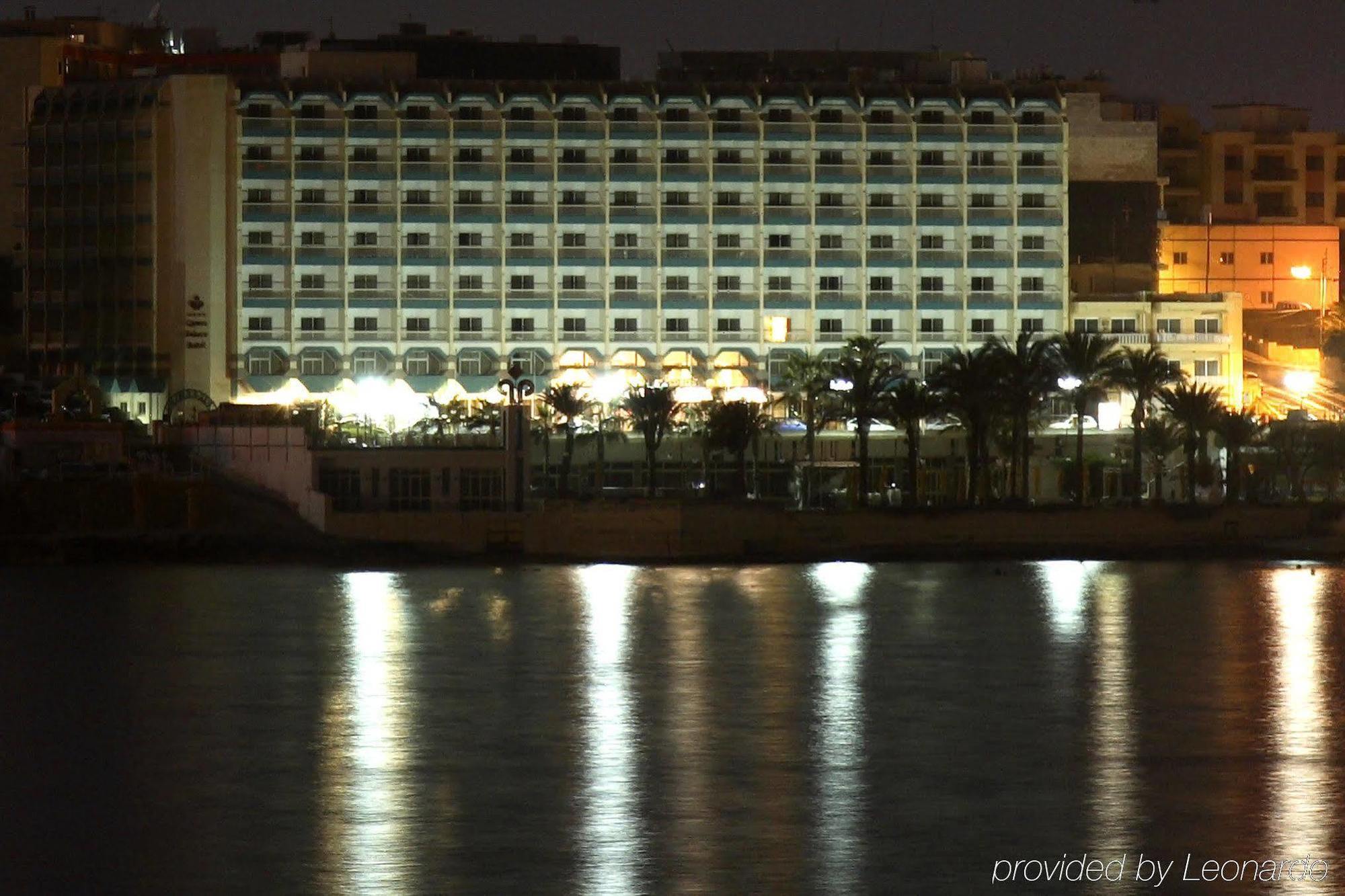 Hotel Qawra Palace & 4*